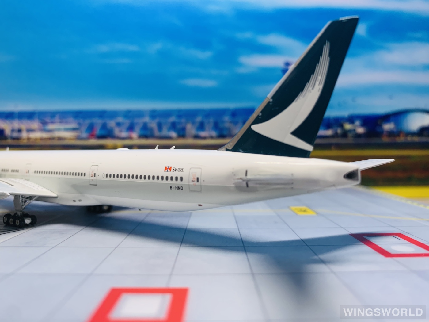 Phoenix 1:400 PH04290 Cathay Pacific 国泰航空 Boeing 777-300 B-HNO