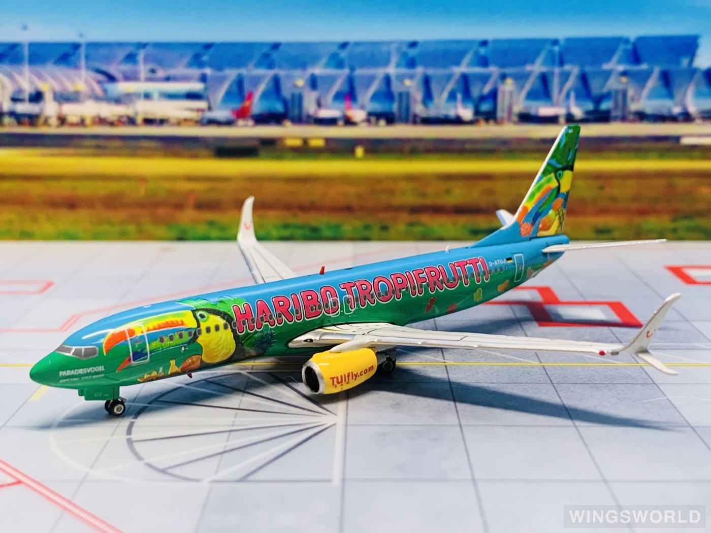 Phoenix 1:400 PH11196 TUI Airways 途易航空 Boeing 737-800 D-ATUJ