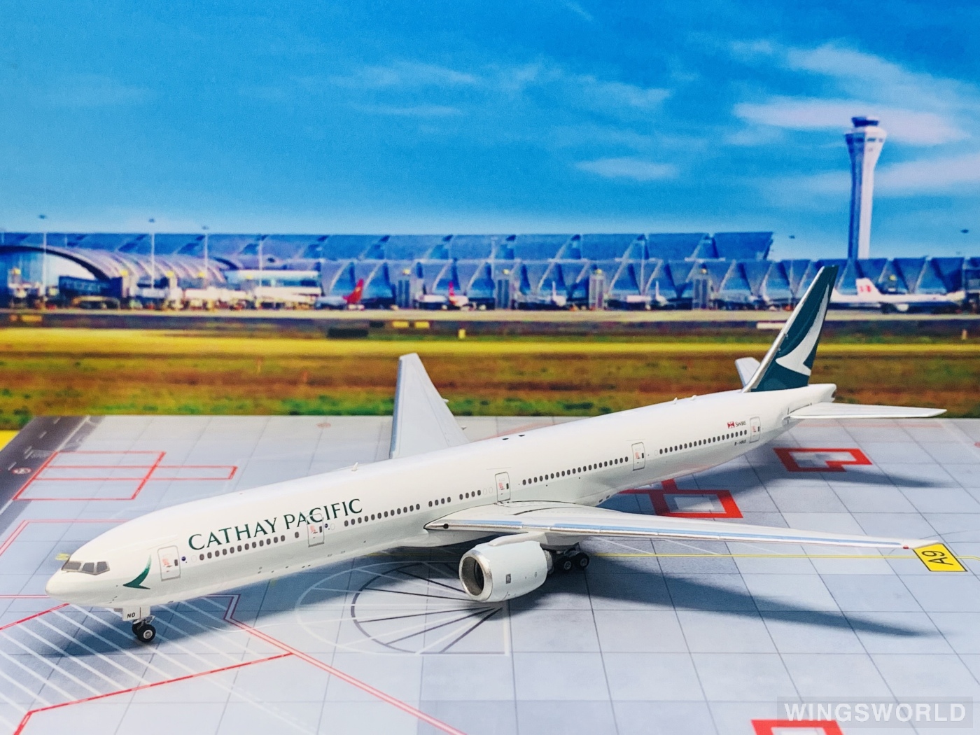 Phoenix 1:400 PH04250 Cathay Pacific 国泰航空 Boeing 777-300 B-HNO