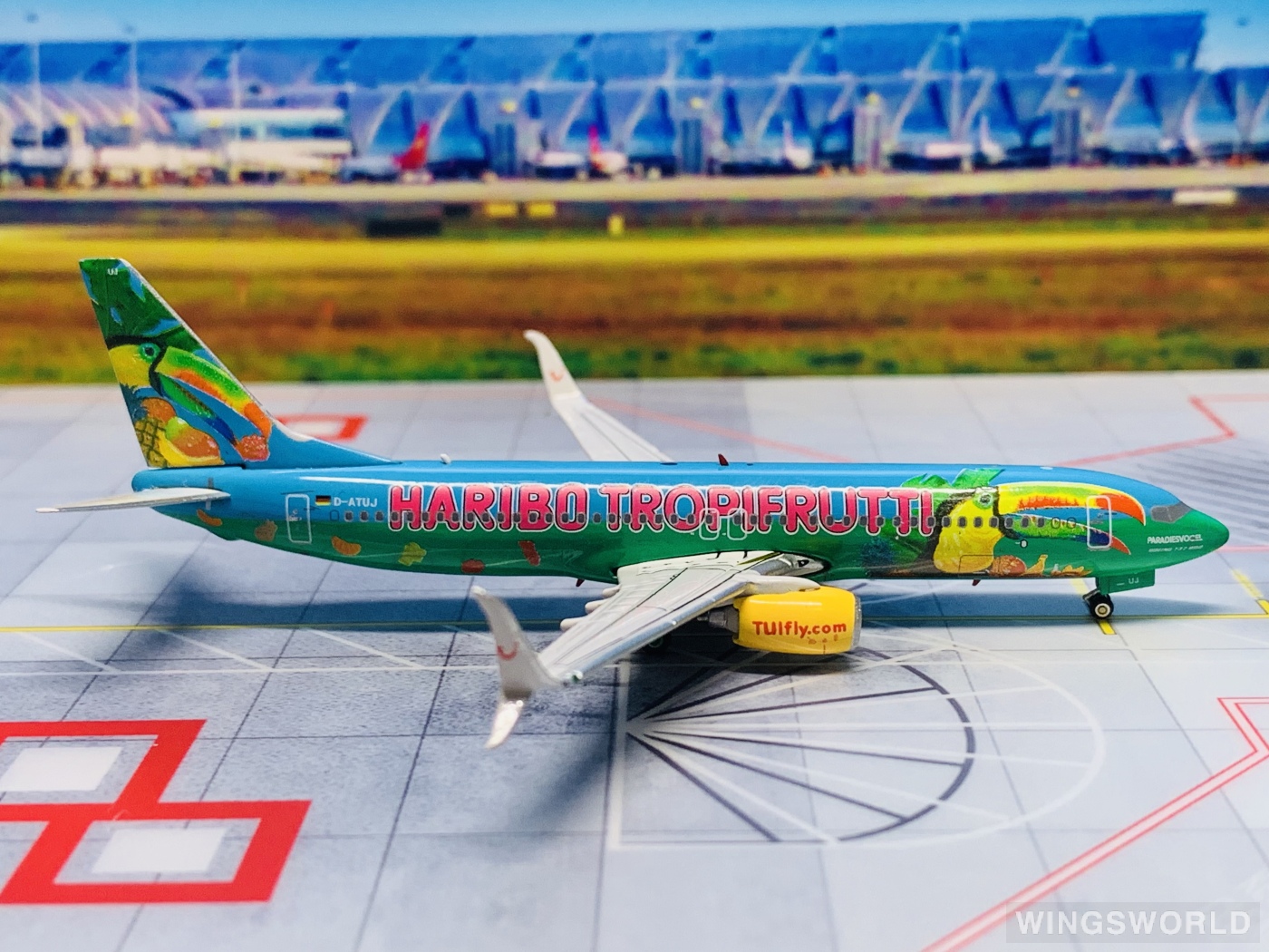 Phoenix 1:400 PH11196 TUI Airways 途易航空 Boeing 737-800 D-ATUJ