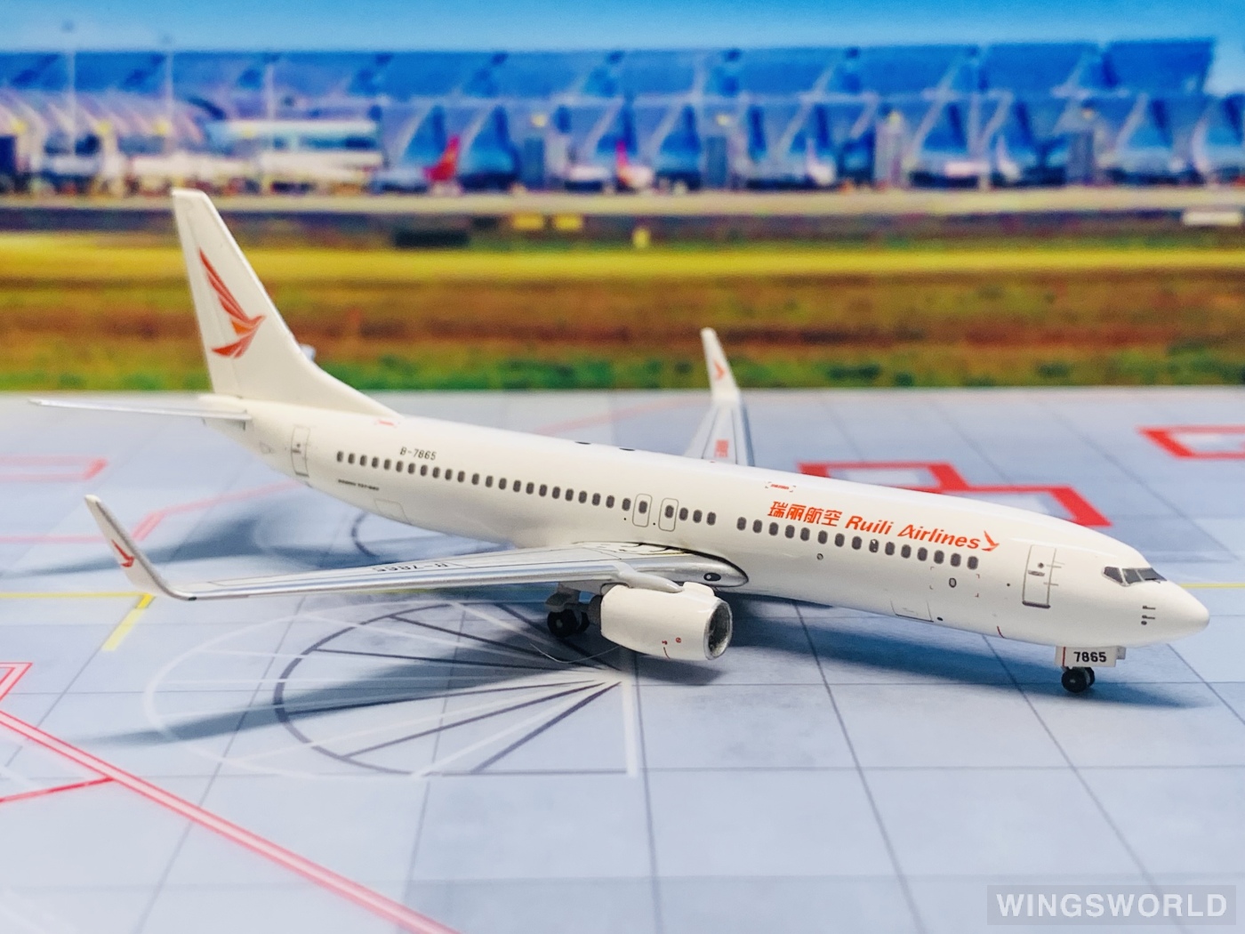 Pandamodel 1:400 PM4B7865 Ruili Airlines 瑞丽航空 Boeing 737-800 B-7865
