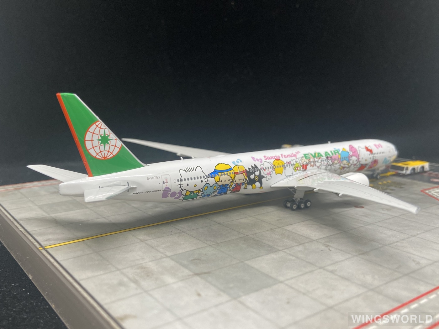 Phoenix 1:400 PH04037 EVA Air 长荣航空 Boeing 777-300ER B-16703