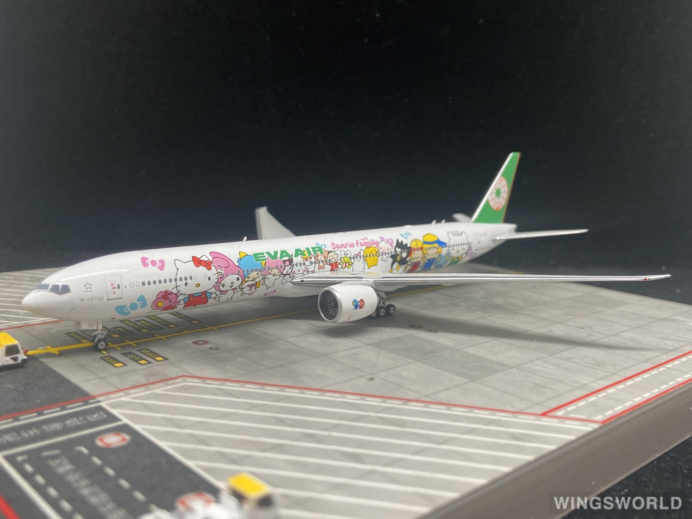 Phoenix 1:400 PH04037 EVA Air 长荣航空 Boeing 777-300ER B-16703