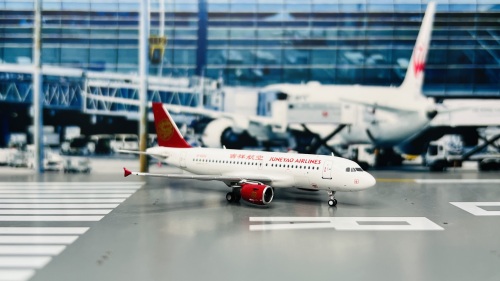 Juneyao Airlines 吉祥航空 Airbus A319 B-6232  31903 Pandamodel 1:400