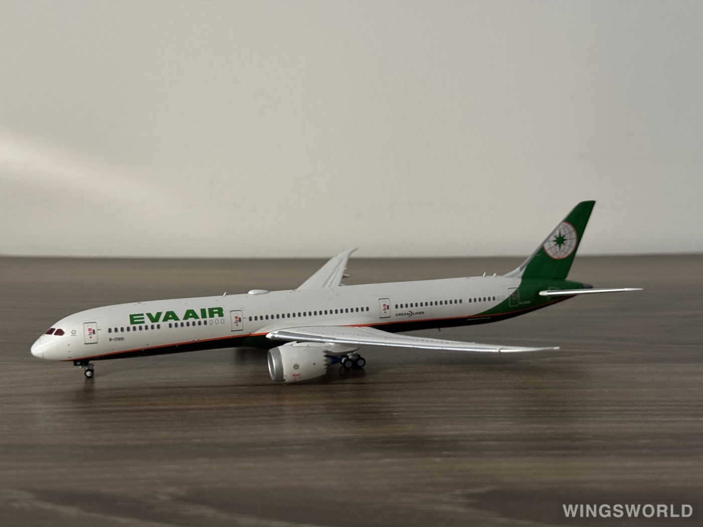 ALBATROS 1:400 ALB4EVA08 EVA Air 长荣航空 Boeing 787-10 B-17801