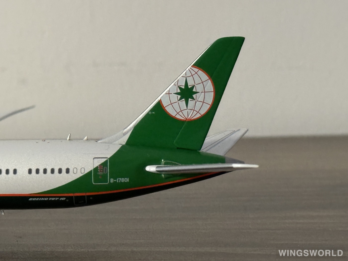 ALBATROS 1:400 ALB4EVA08 EVA Air 长荣航空 Boeing 787-10 B-17801