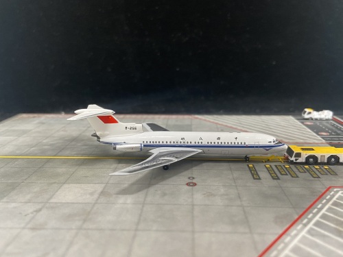 YU MODEL 1:400 Hawker Siddeley Trident CAAC 中国民航YU12001 B-256