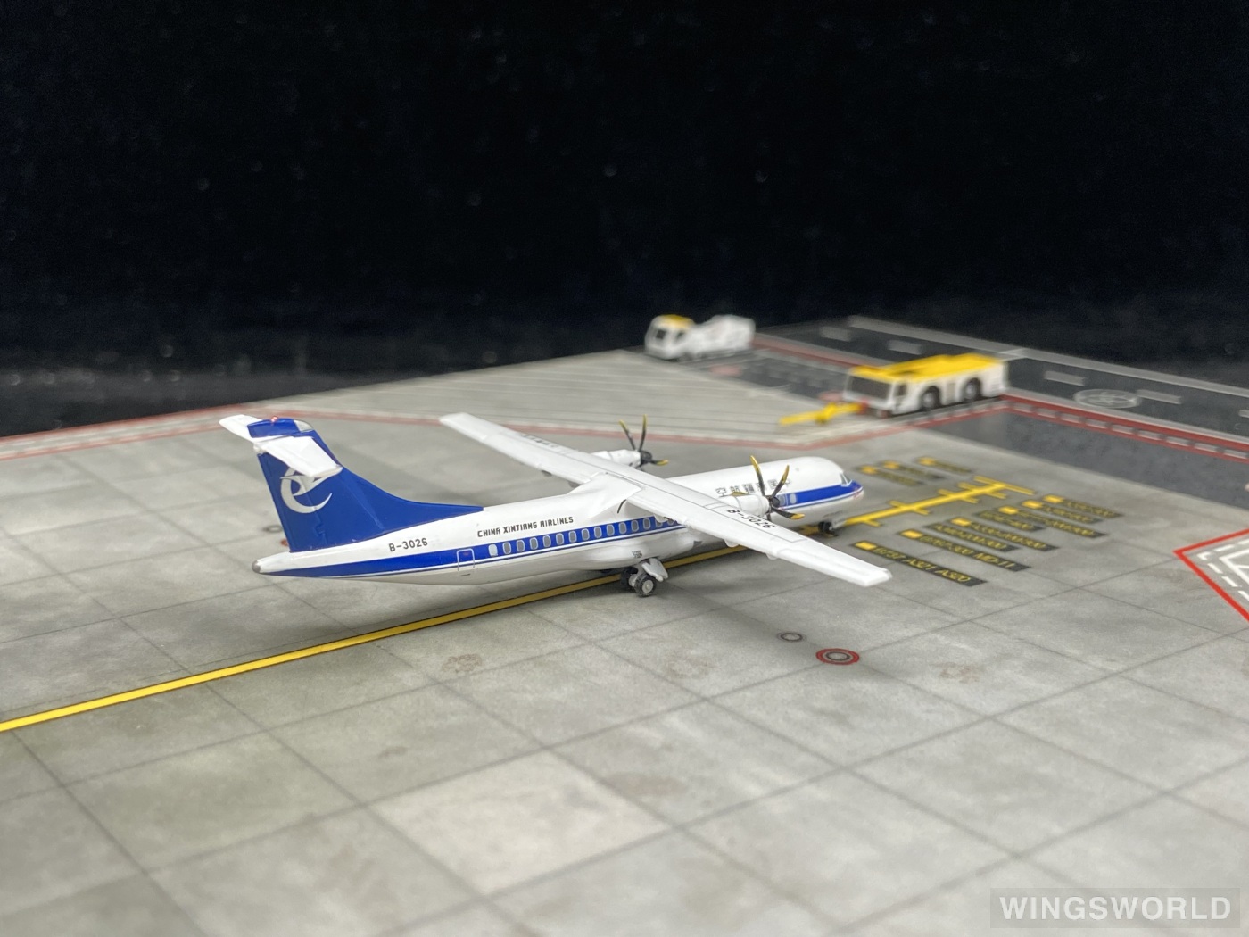 YU MODEL 1:400 YU26001 China Xinjiang Airlines 中国新疆航空 ATR 72 B-3026