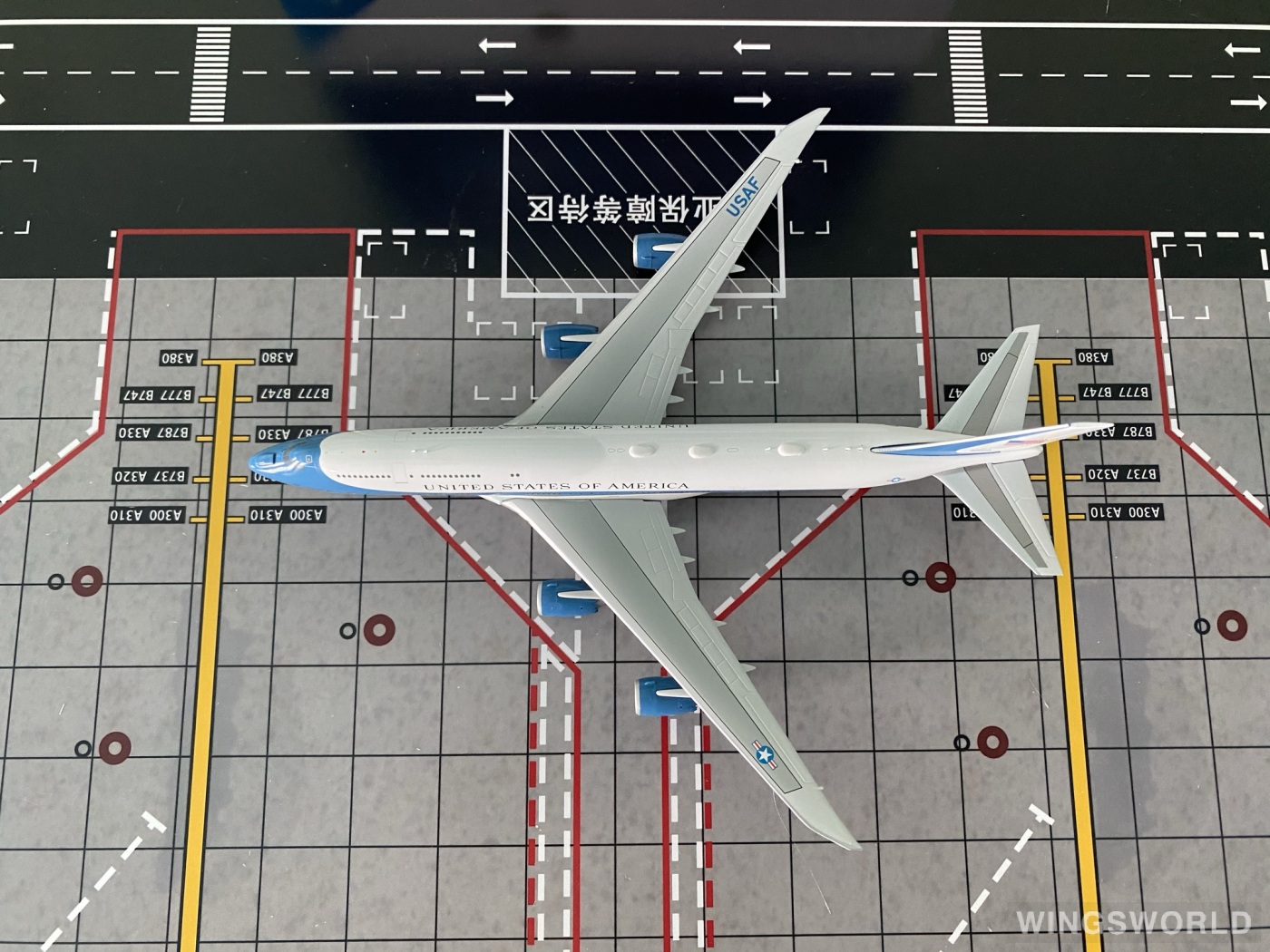 Geminijets 1:400 GJAFO2220 USAF 美国空军 Boeing 747-8F 30000