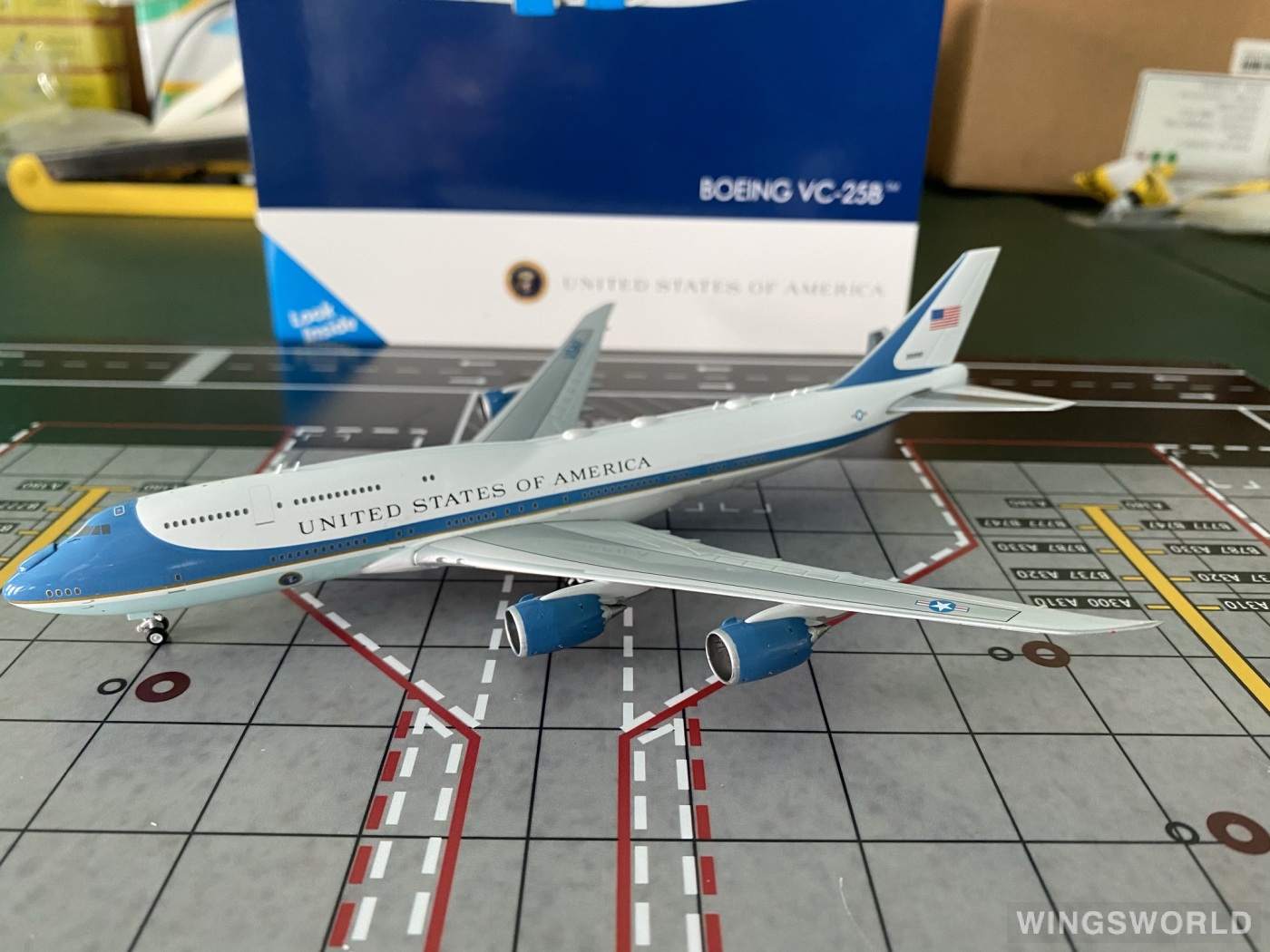 Geminijets 1:400 GJAFO2220 USAF 美国空军 Boeing 747-8F 30000