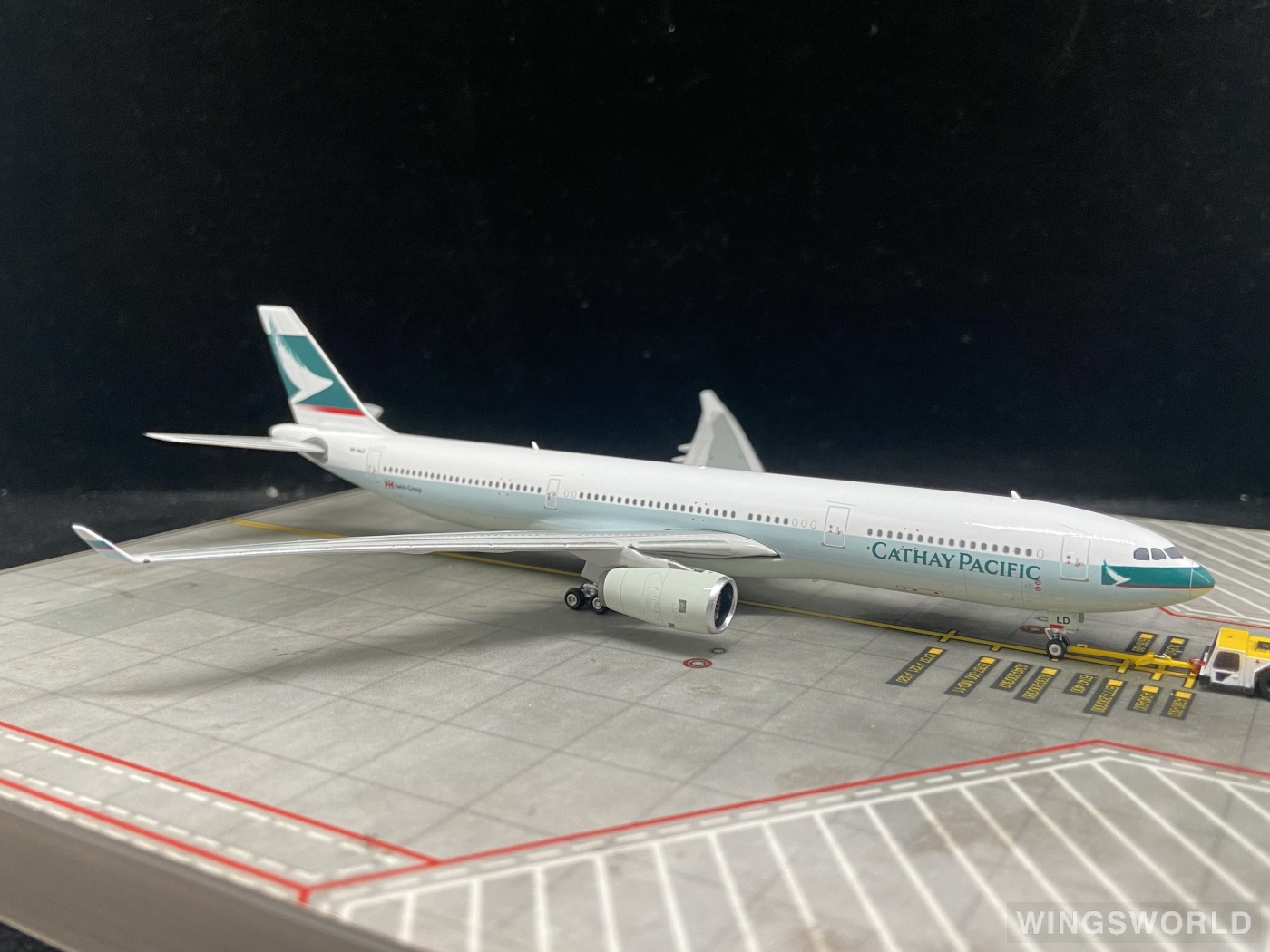 Phoenix 1:400 PH04595 Cathay Pacific 国泰航空 Airbus A330-300 VR-HLD
