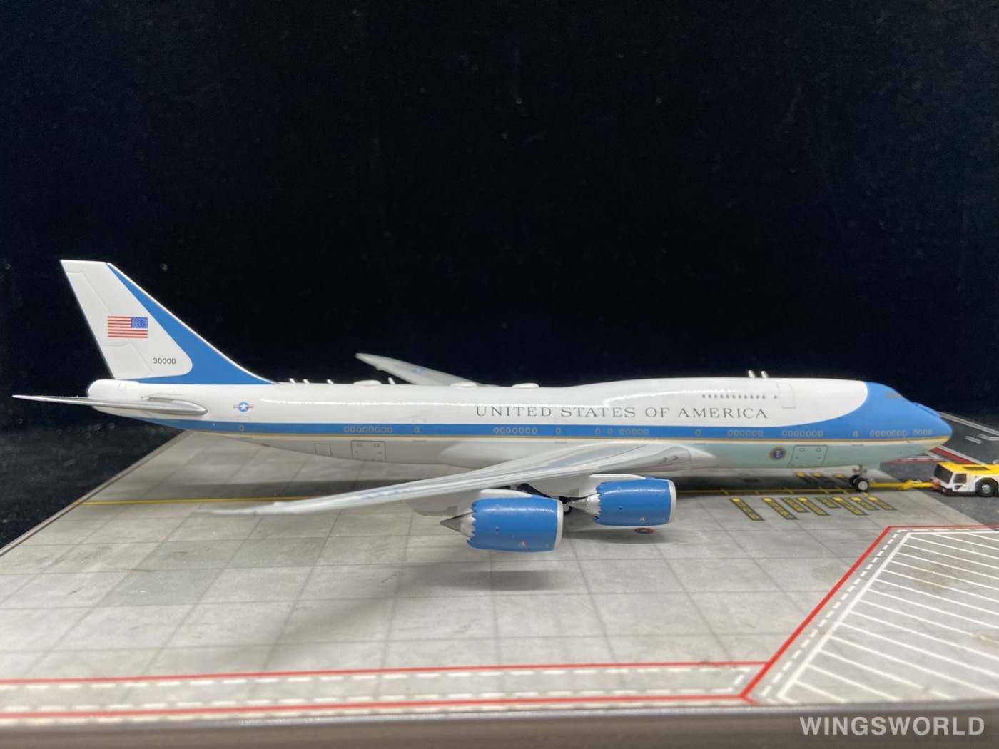 Geminijets 1:400 GJAFO2220 USAF 美国空军 Boeing 747-8F 30000