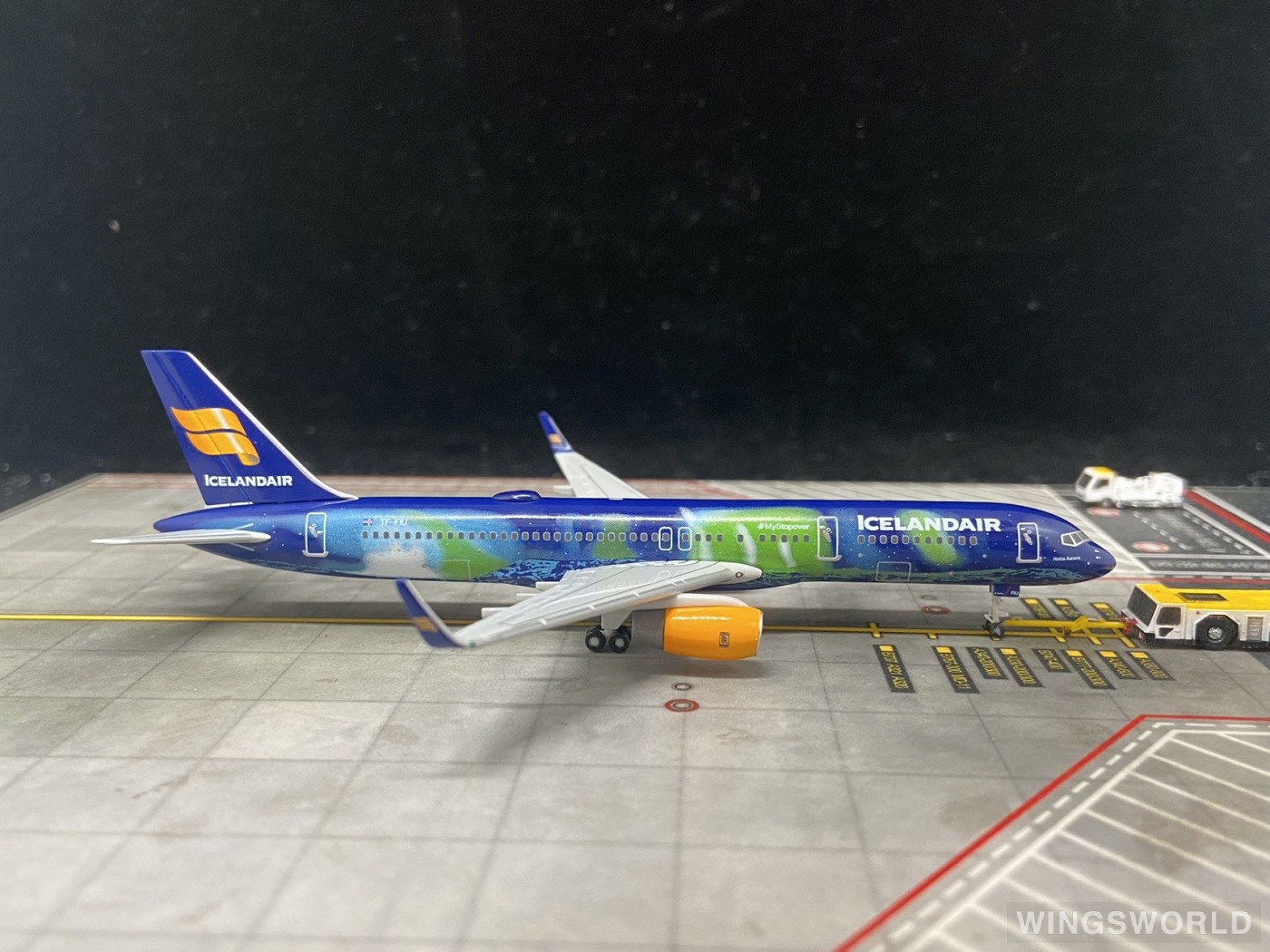 Herpa 1:400 562539 Icelandair 冰岛航空 Boeing 757-200 TF-FIU