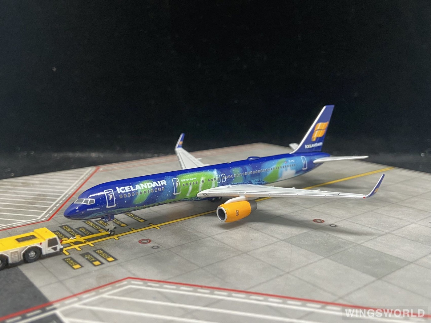 Herpa 1:400 562539 Icelandair 冰岛航空 Boeing 757-200 TF-FIU