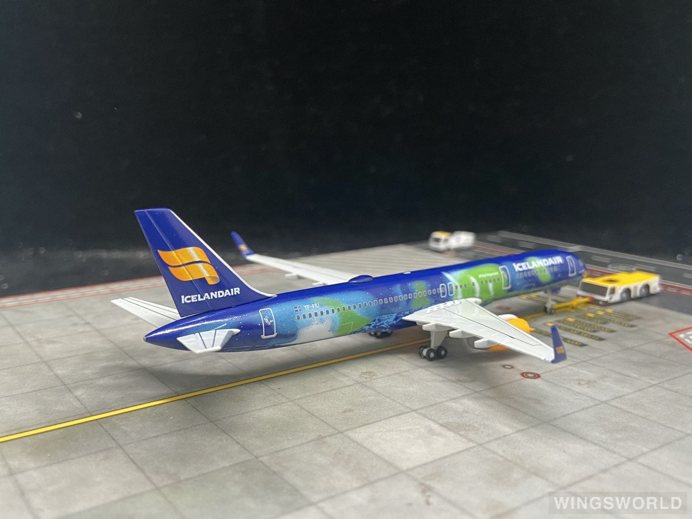 Herpa 1:400 562539 Icelandair 冰岛航空 Boeing 757-200 TF-FIU