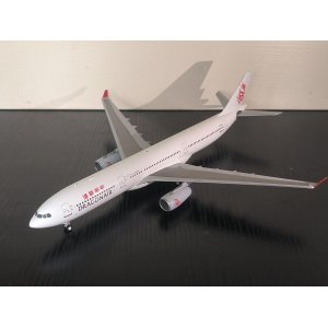 Dragonair 港龙航空 Airbus A330-300 B-HLJ  EW2333002 JC Wings 1:200