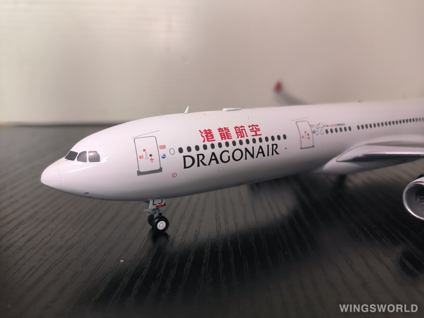 JC Wings 1:200 EW2333002 Dragonair 港龙航空 Airbus A330-300 B-HLJ