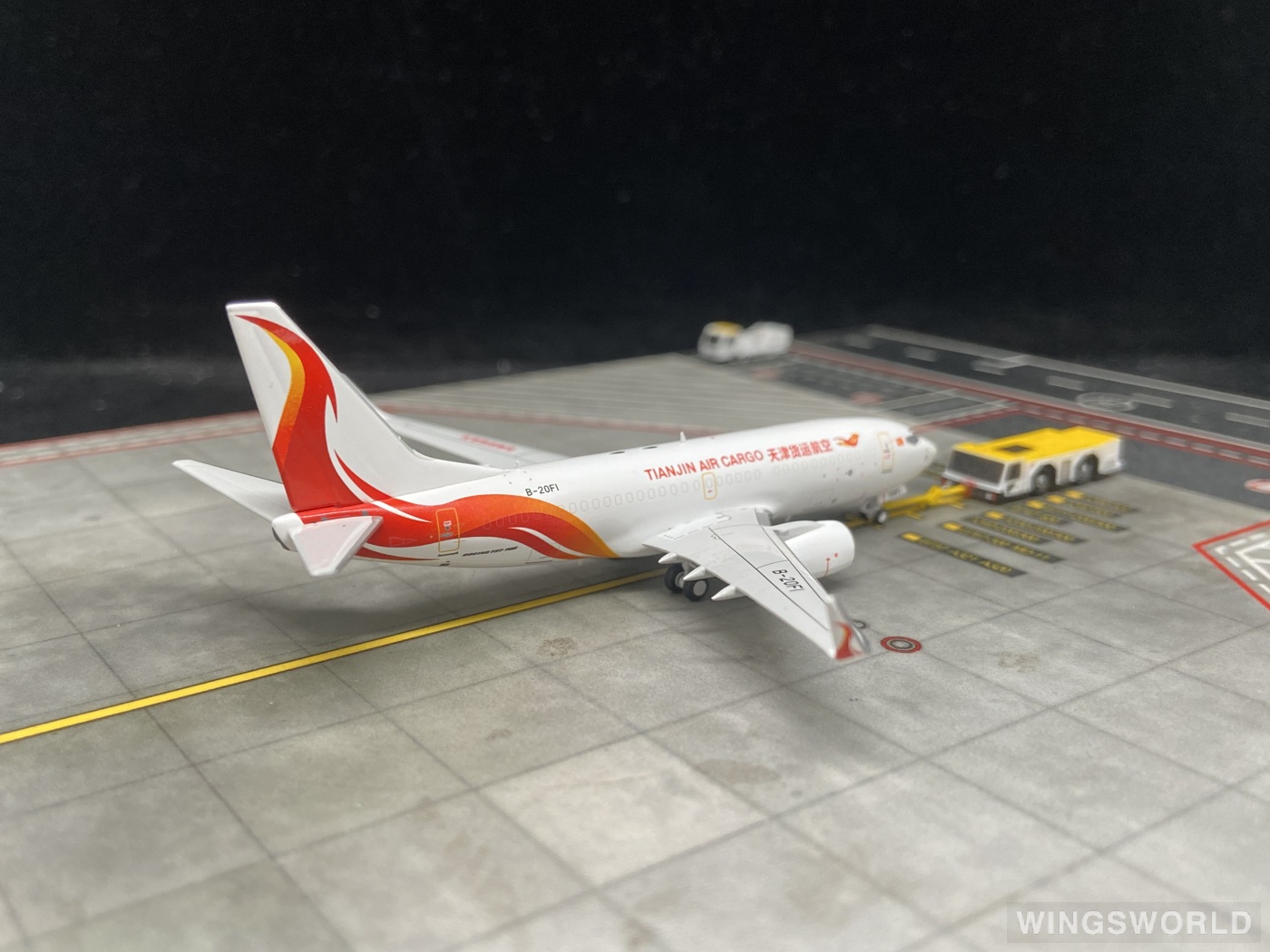 YU MODEL 1:400 YU77002 Tianjin Airlines 天津航空 Boeing 737-700 B-20F1