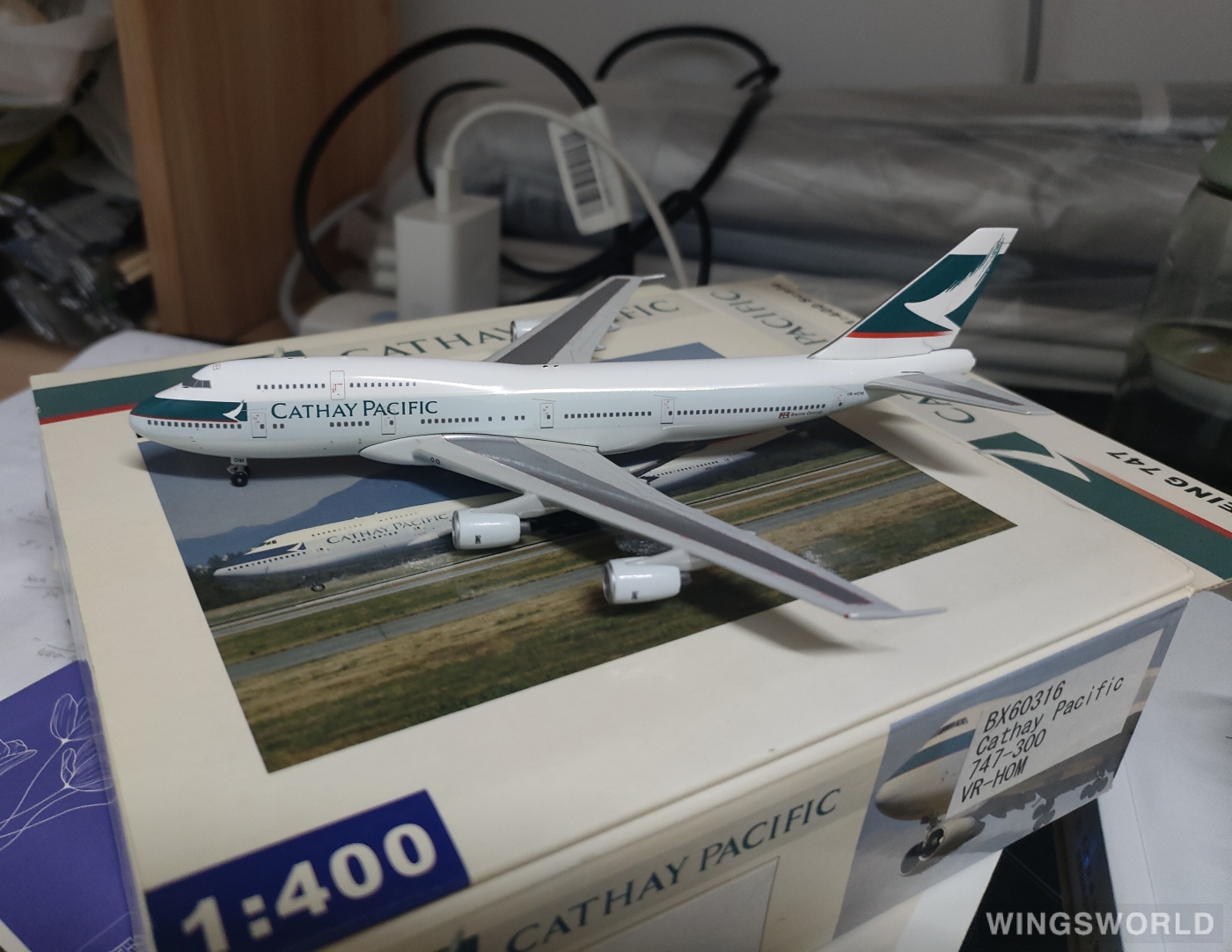 Blue box 1:400 BX60316 Cathay Pacific 国泰航空 Boeing 747-300 VR-HOM