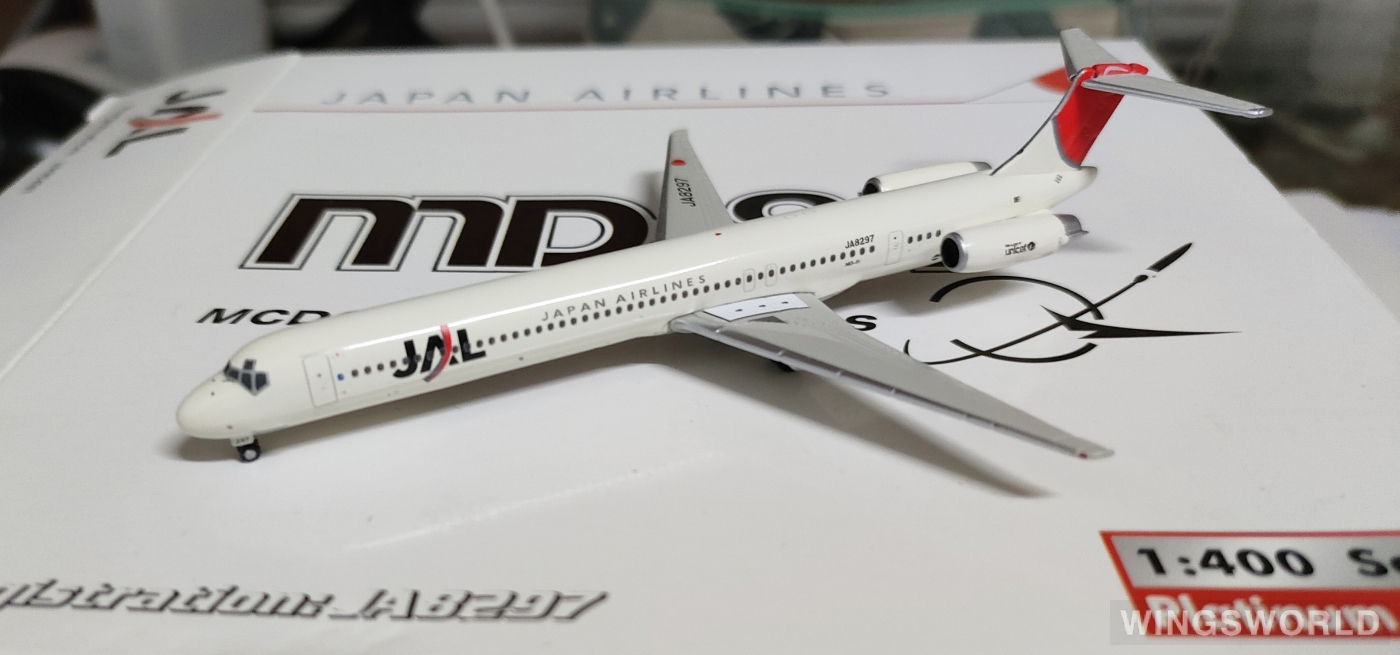 Phoenix 1:400 PH10215 Japan Airlines 日本航空 McDonnell Douglas MD-81 JA8297