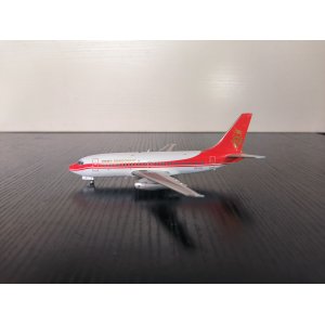Dragonair 港龙航空 Boeing 737-200 VR-HYL  EW2732005 JC Wings 1:200