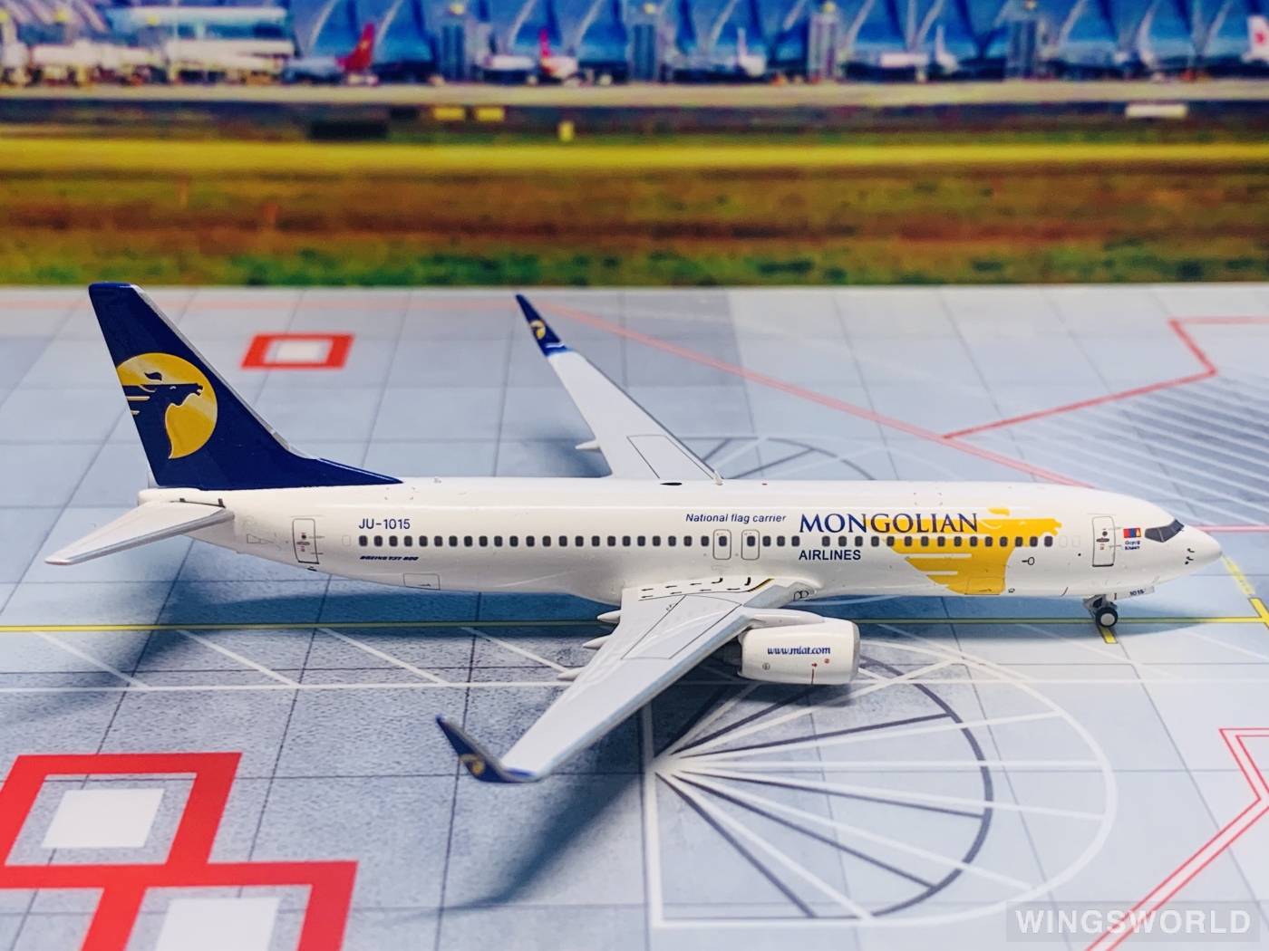 Pandamodel 1:400 202230 MIAT Mongolian Airlines 蒙古航空 Boeing 737-800 JU-1015