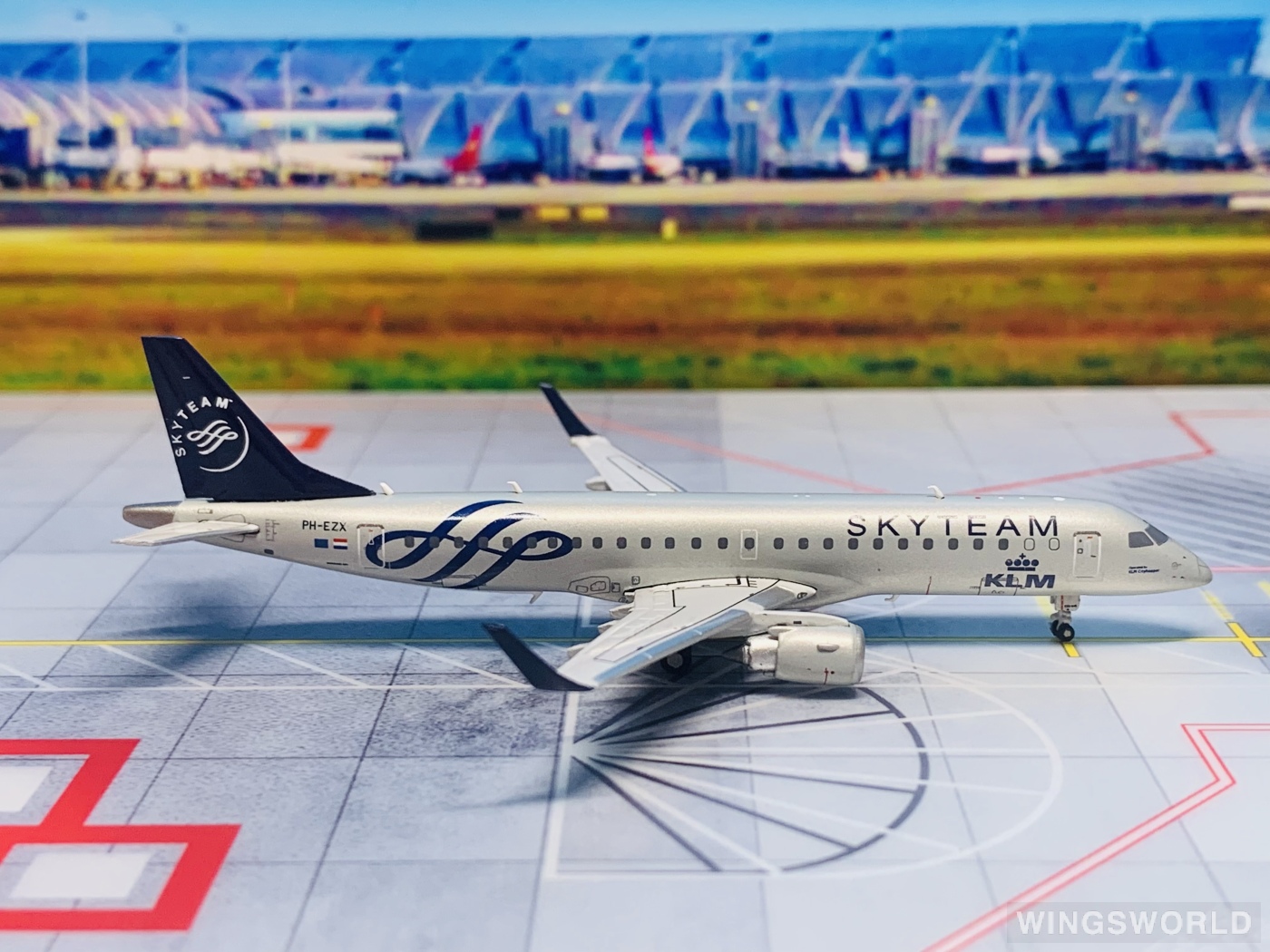 JC Wings 1:400 XX40061 KLM 荷兰皇家航空 Embraer ERJ-190 PH-EZX