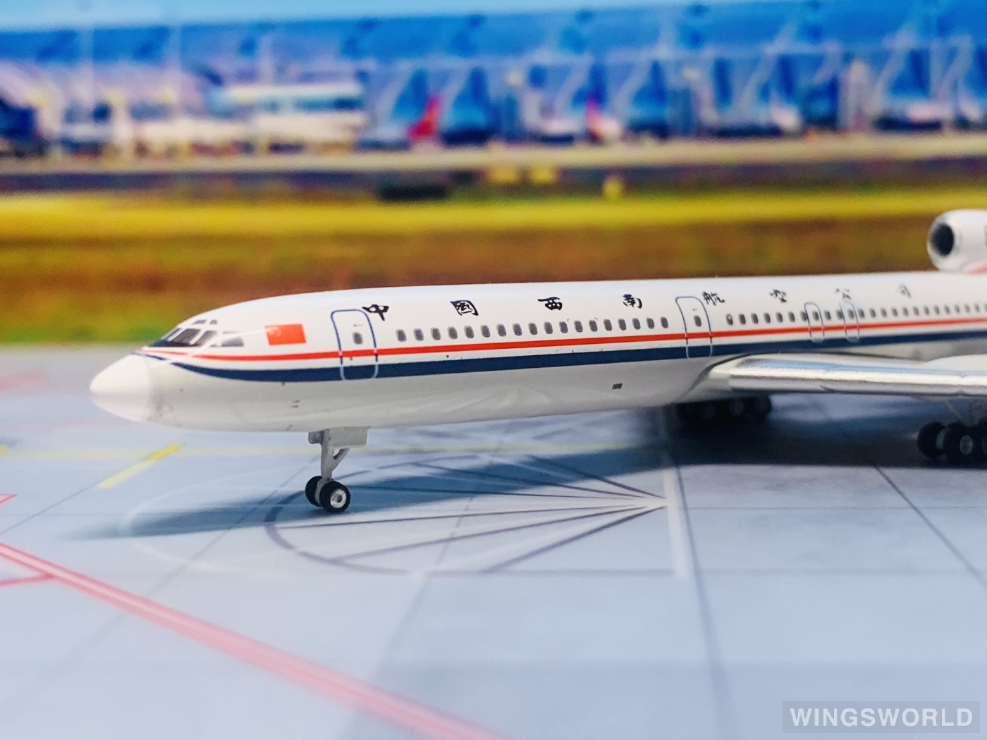 Phoenix 1:400 PH11848 China Southwest Airlines 中国西南航空 Tupolev Tu-154 B-2615