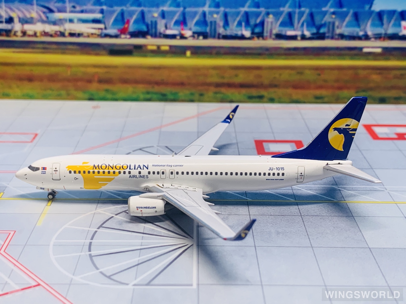 Pandamodel 1:400 202230 MIAT Mongolian Airlines 蒙古航空 Boeing 737-800 JU-1015