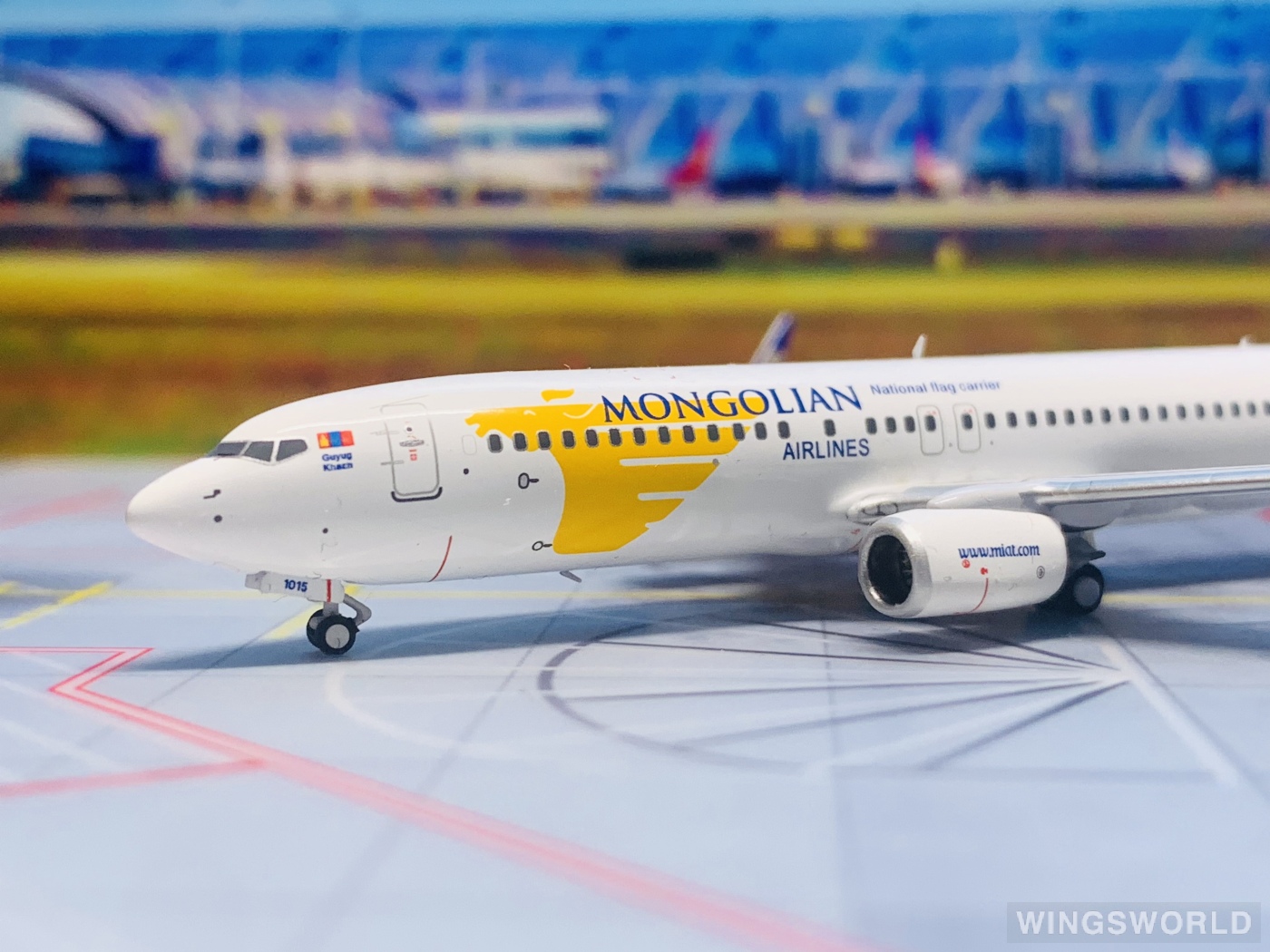 Pandamodel 1:400 202230 MIAT Mongolian Airlines 蒙古航空 Boeing 737-800 JU-1015