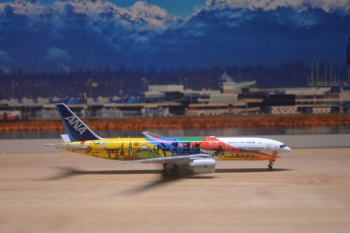 EW4772001A ANA 全日空Boeing 777-200 JA741A 襟翼打开JC Wings 1:400