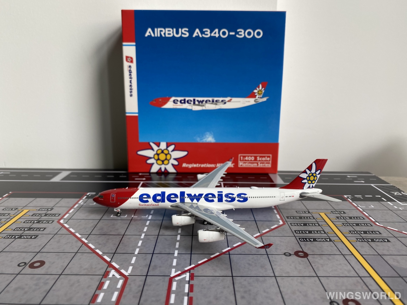 Phoenix 1:400 PH11887 Edelweiss Air 雪绒花航空 Airbus A340-300 HB-JMC