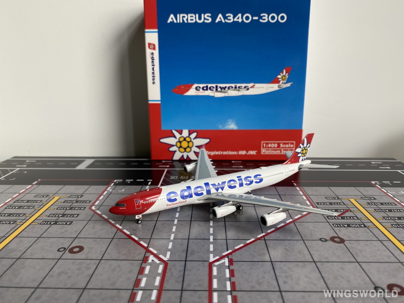 Phoenix 1:400 PH11887 Edelweiss Air 雪绒花航空 Airbus A340-300 HB-JMC