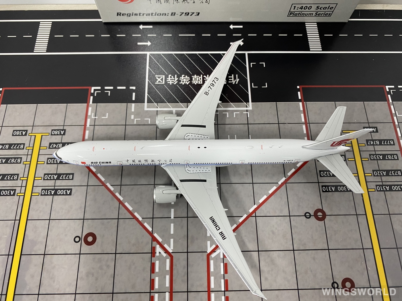 Phoenix 1:400 PH11932 Air China 中国国际航空 Boeing 777-300ER B-7973