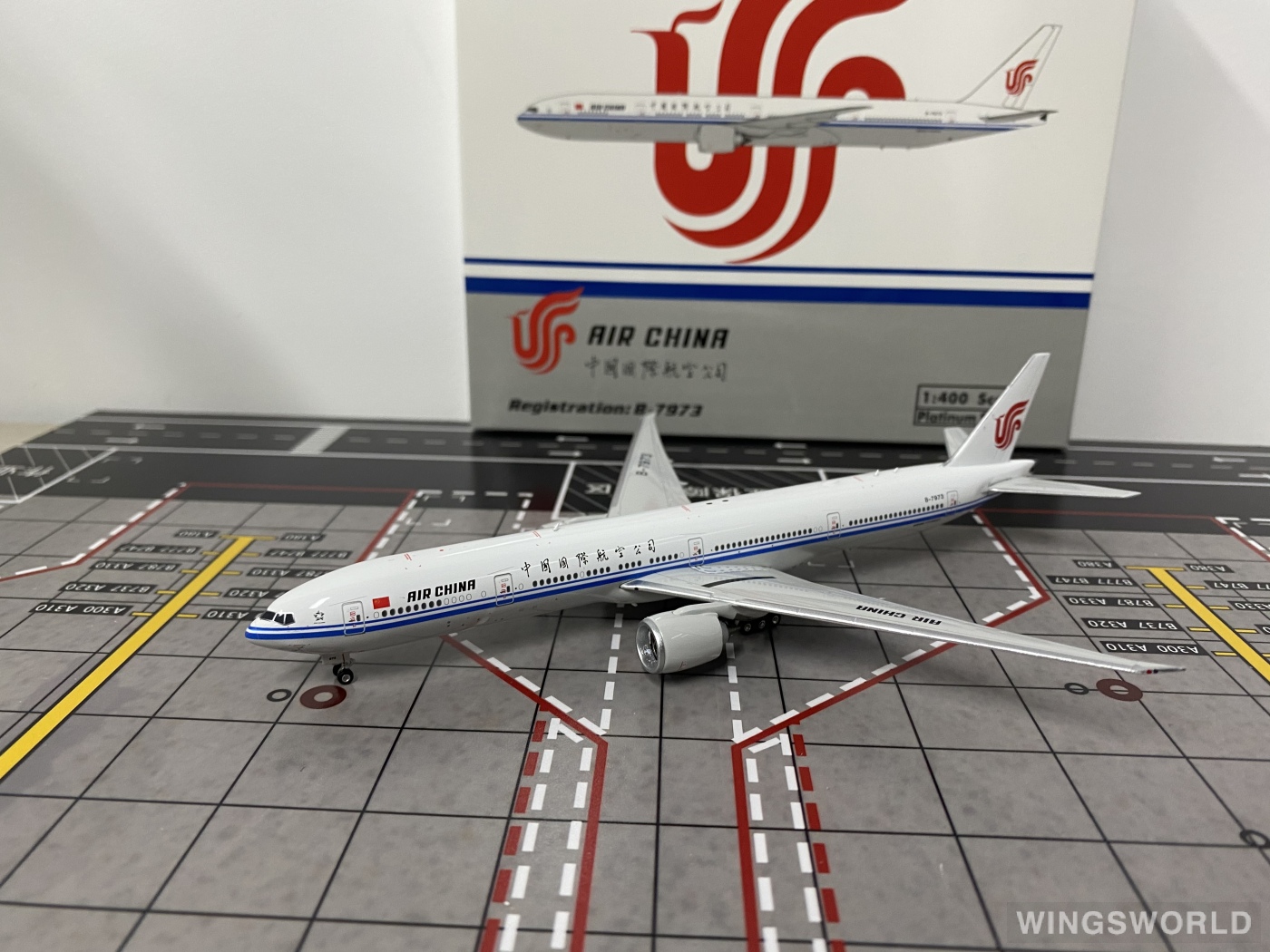 Phoenix 1:400 PH11932 Air China 中国国际航空 Boeing 777-300ER B-7973