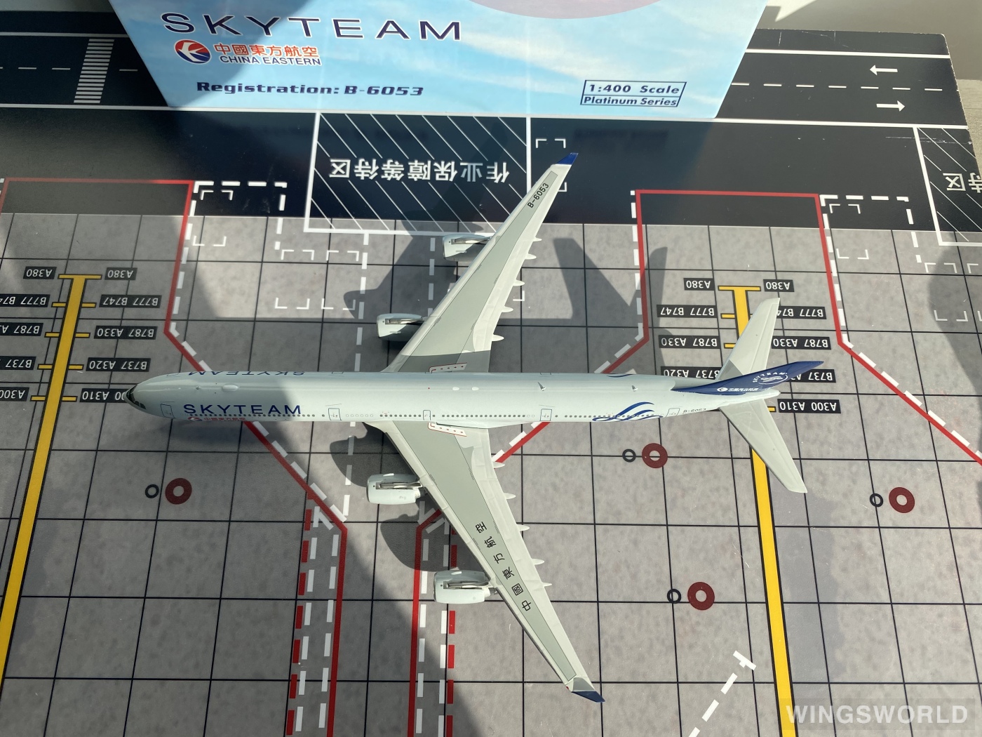 Phoenix 1:400 PH11931 China Eastern 中国东方航空 Airbus A340-600 B-6053