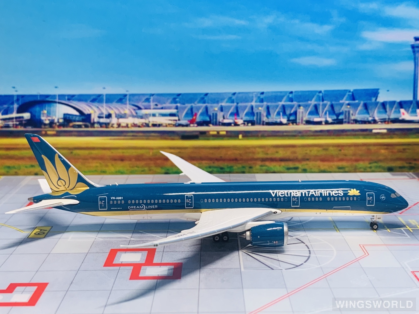 Phoenix 1:400 PH11136 Vietnam Airlines 越南航空 Boeing 787-9 VNA861