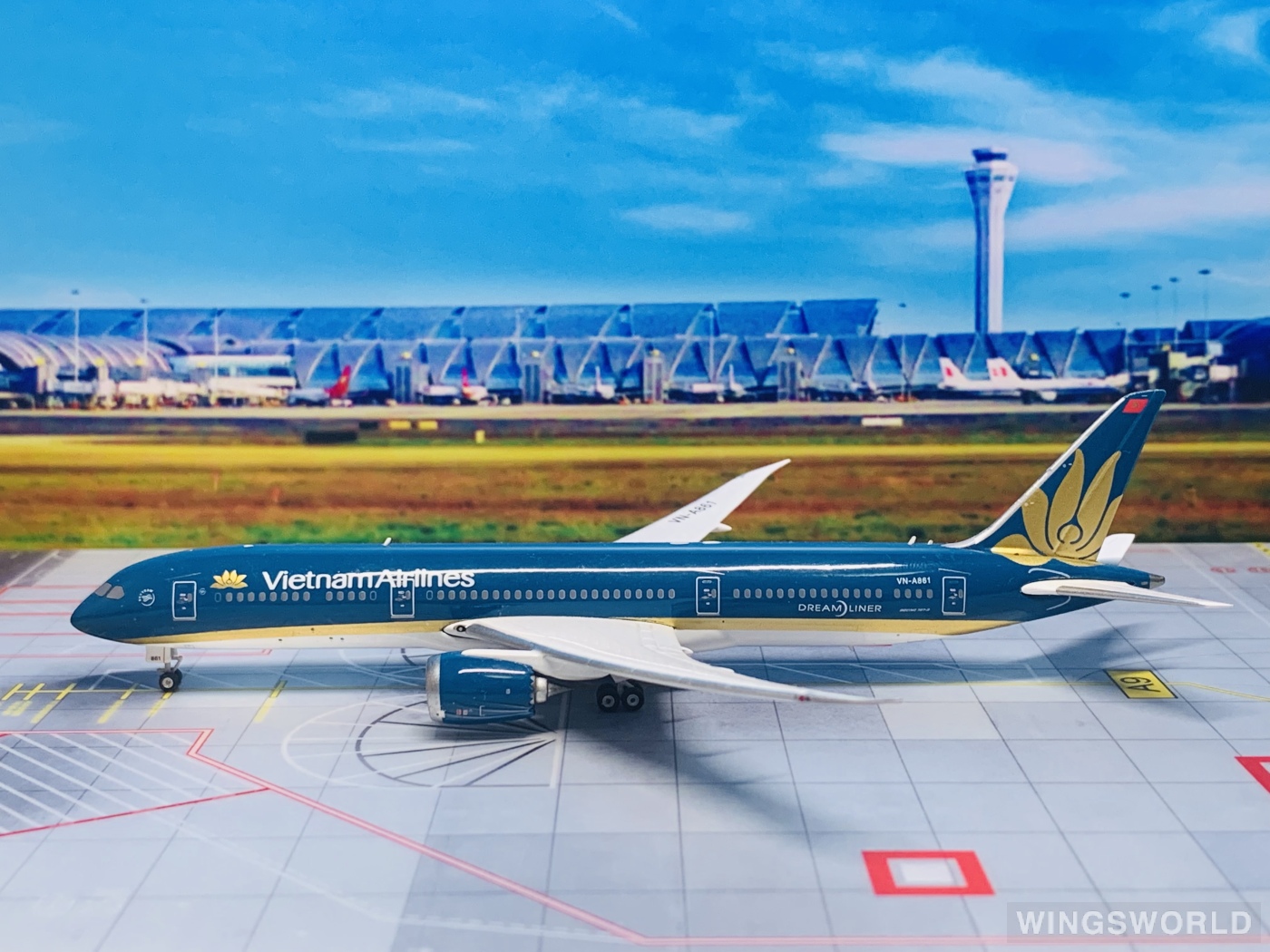 Phoenix 1:400 PH11136 Vietnam Airlines 越南航空 Boeing 787-9 VNA861