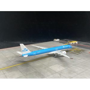KLM 荷兰皇家航空 Embraer ERJ-195 PH-NXE  GJKLM2197 Geminijets 1:400