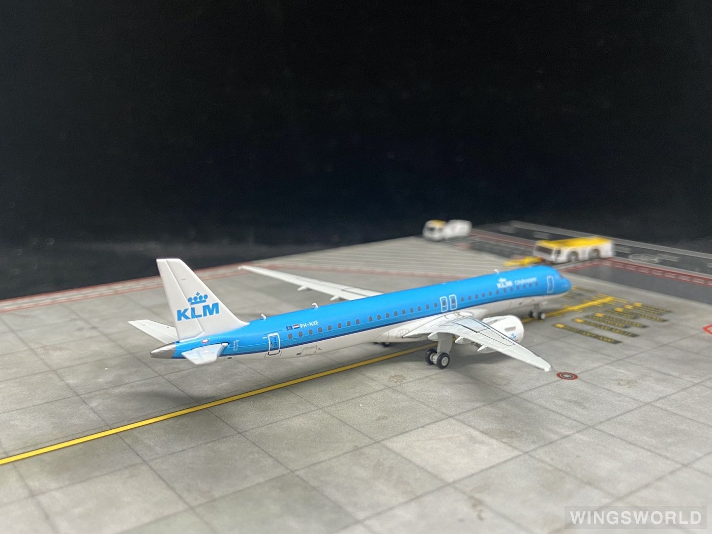 Geminijets 1:400 GJKLM2197 KLM 荷兰皇家航空 Embraer ERJ-195 PH-NXE