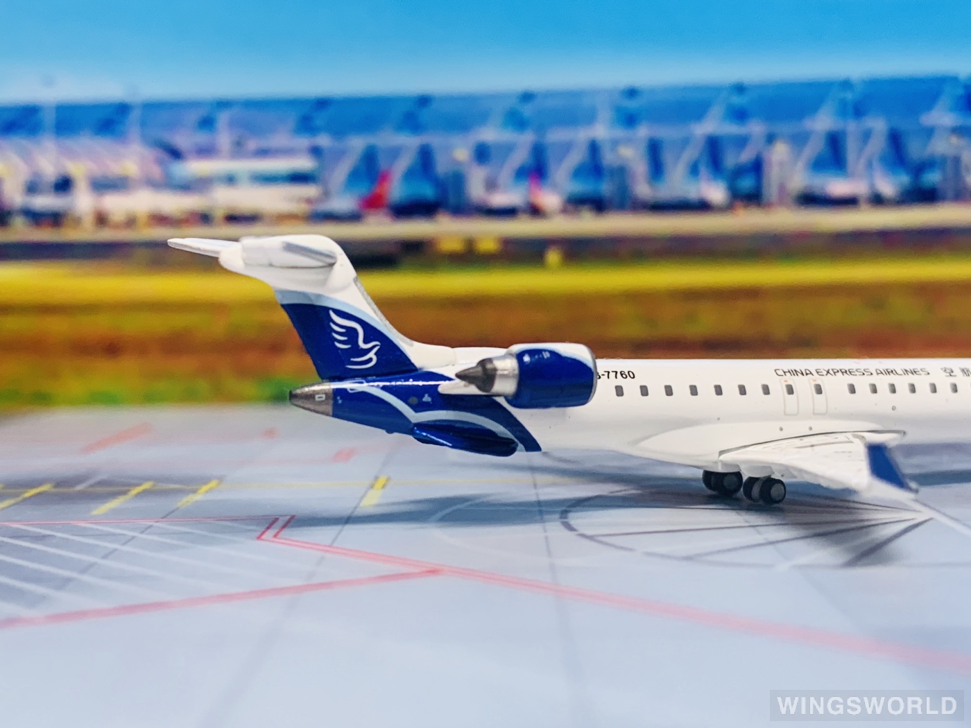 JC Wings 1:400 KD4083 China Express Airlines 华夏航空 Bombardier CRJ900 B-7760