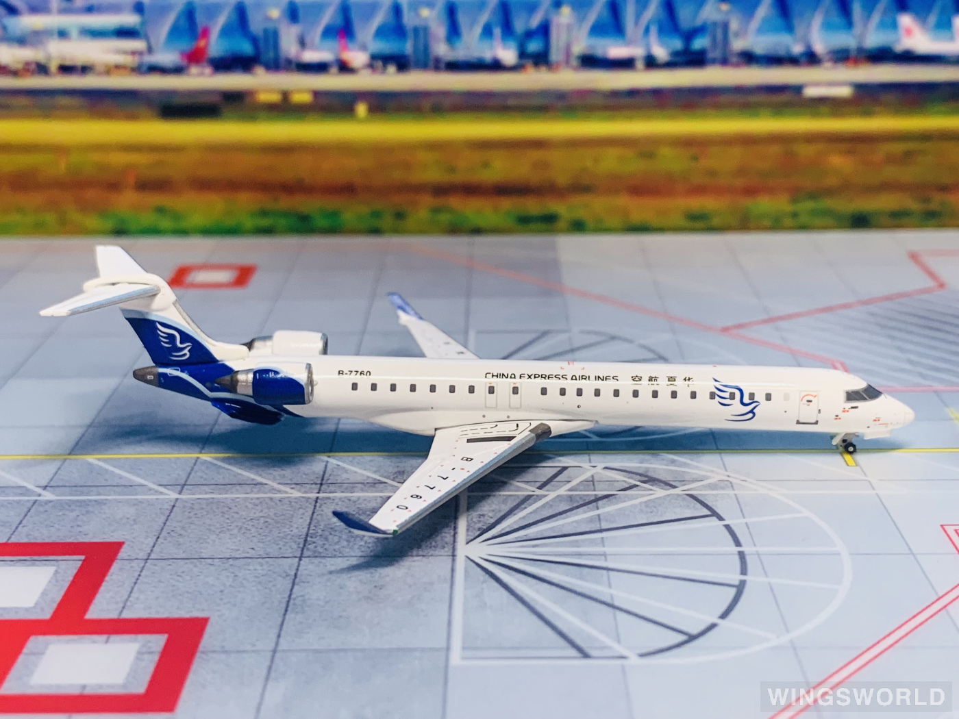 JC Wings 1:400 KD4083 China Express Airlines 华夏航空 Bombardier CRJ900 B-7760