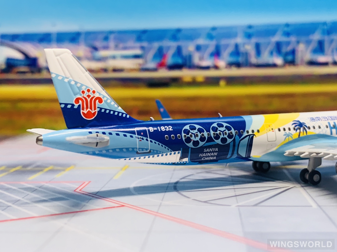 南航文创 1:400 24011 China Southern 中国南方航空 Airbus A321 B-1832