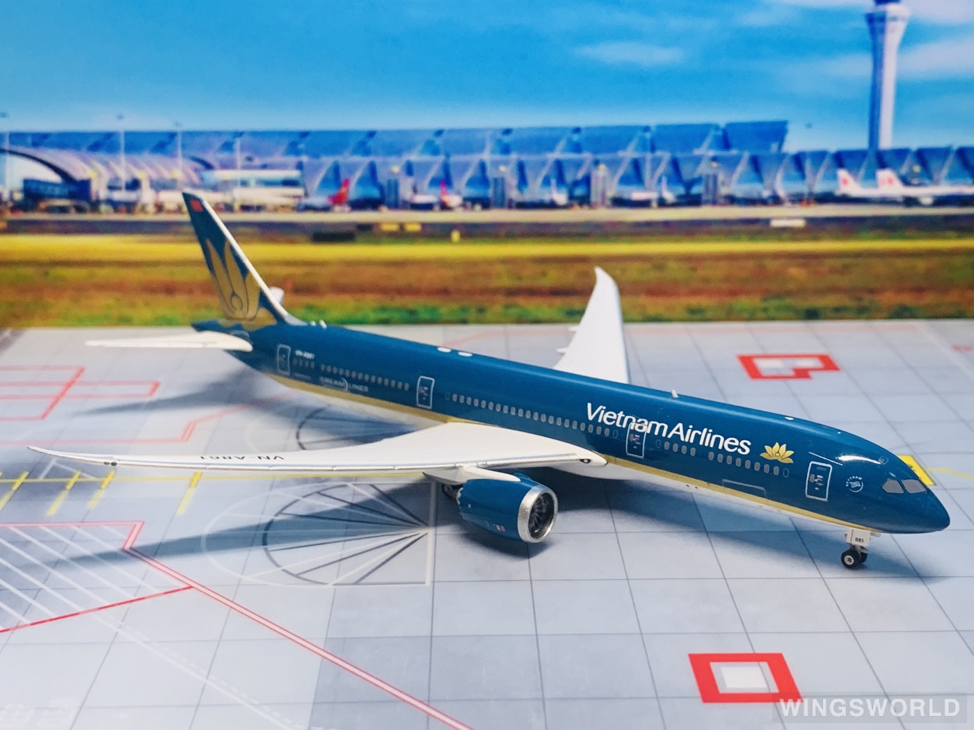 Phoenix 1:400 PH11136 Vietnam Airlines 越南航空 Boeing 787-9 VNA861