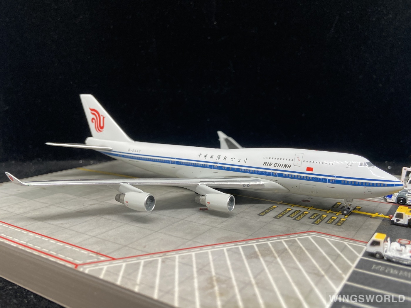 Apollo 1:400 A13113 Air China 中国国际航空 Boeing 747-400 B-2443