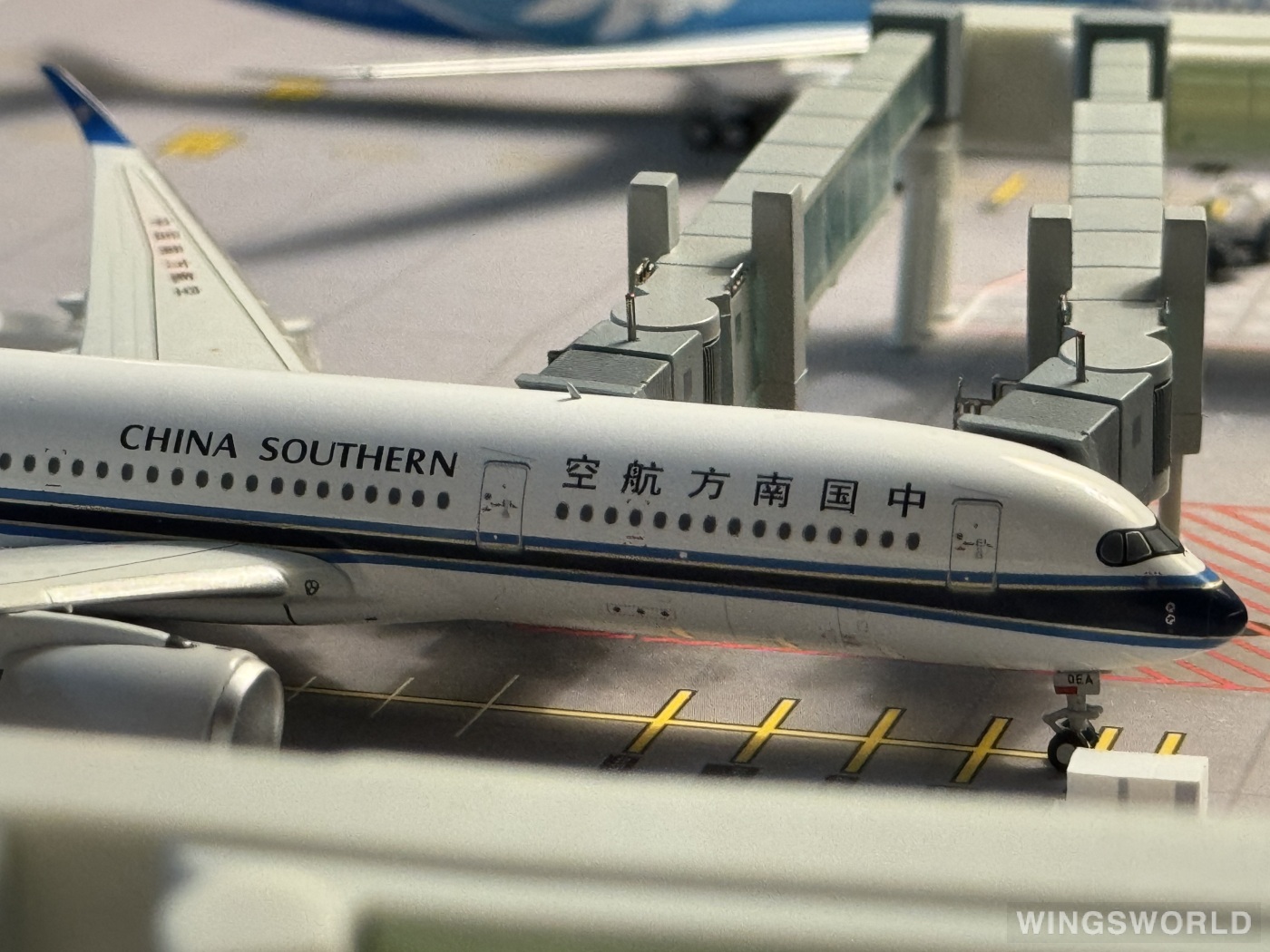 南航文创 1:400 24013 China Southern 中国南方航空 Airbus A350-900 B-30EA