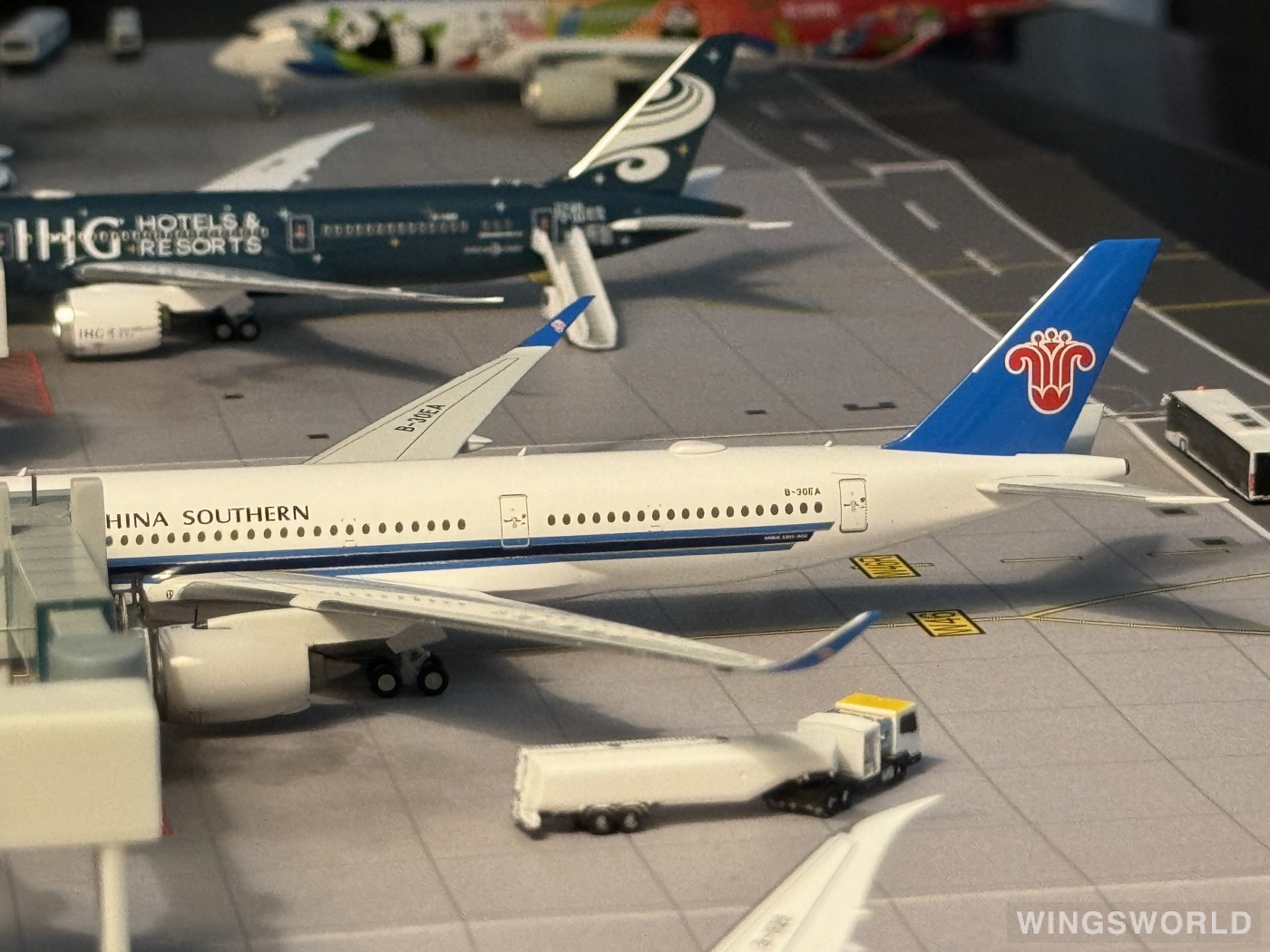 南航文创 1:400 24013 China Southern 中国南方航空 Airbus A350-900 B-30EA