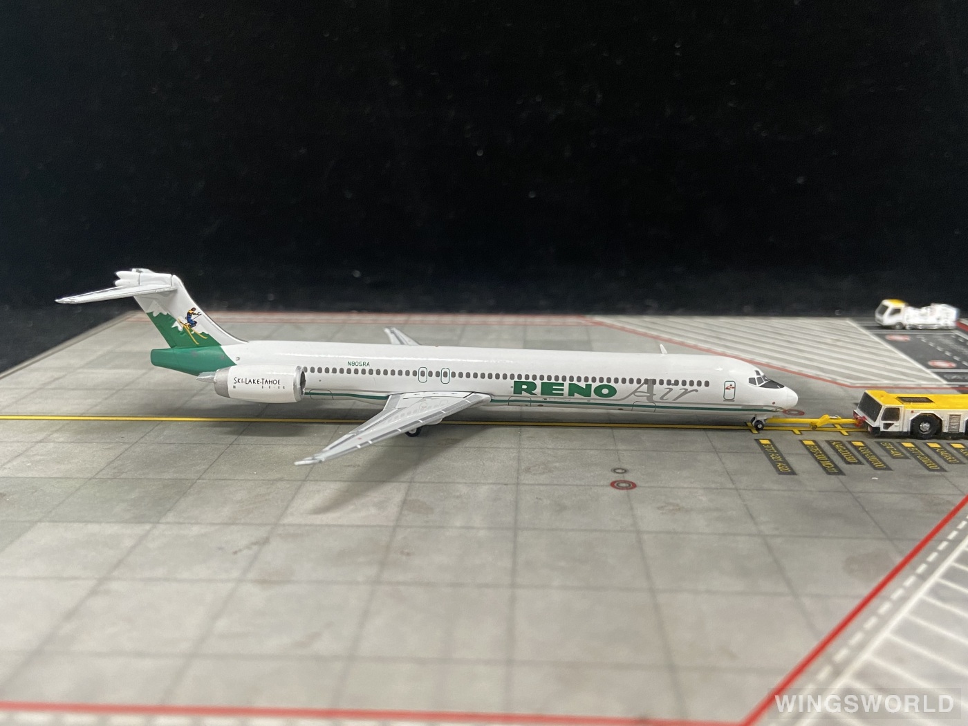 Geminijets 1:400 GJROA551 Reno Air McDonnell Douglas MD-90 N905RA