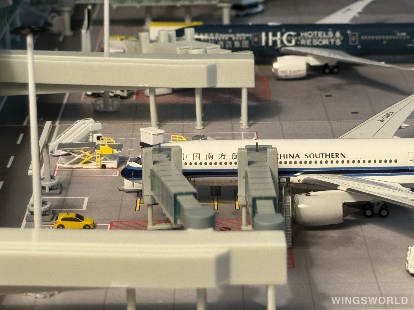 南航文创 1:400 24013 China Southern 中国南方航空 Airbus A350-900 B-30EA