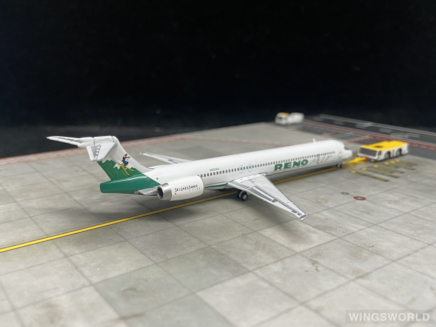 Geminijets 1:400 GJROA551 Reno Air McDonnell Douglas MD-90 N905RA